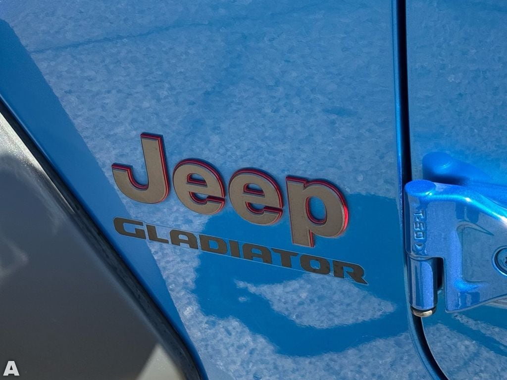 Used 2021 Hydro Blue Pearlcoat Jeep Rubicon image 32