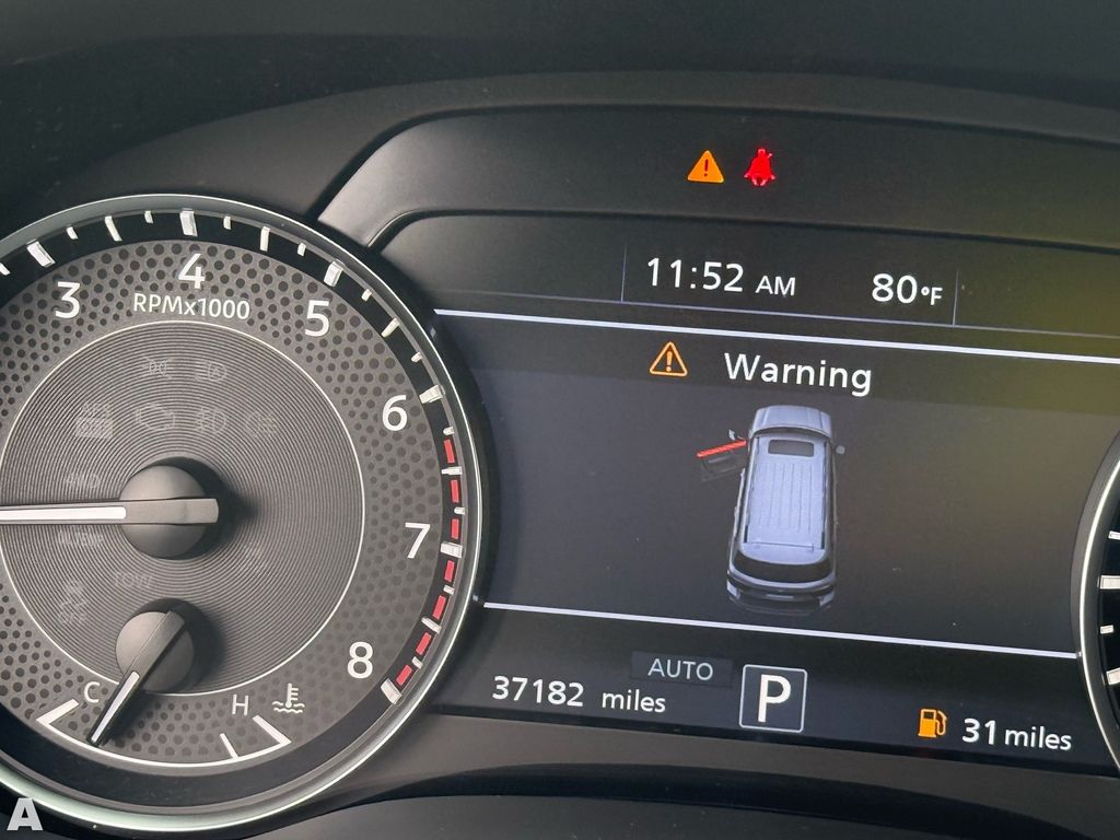 Used 2022 Aspen White Tricoat Nissan SL image 19