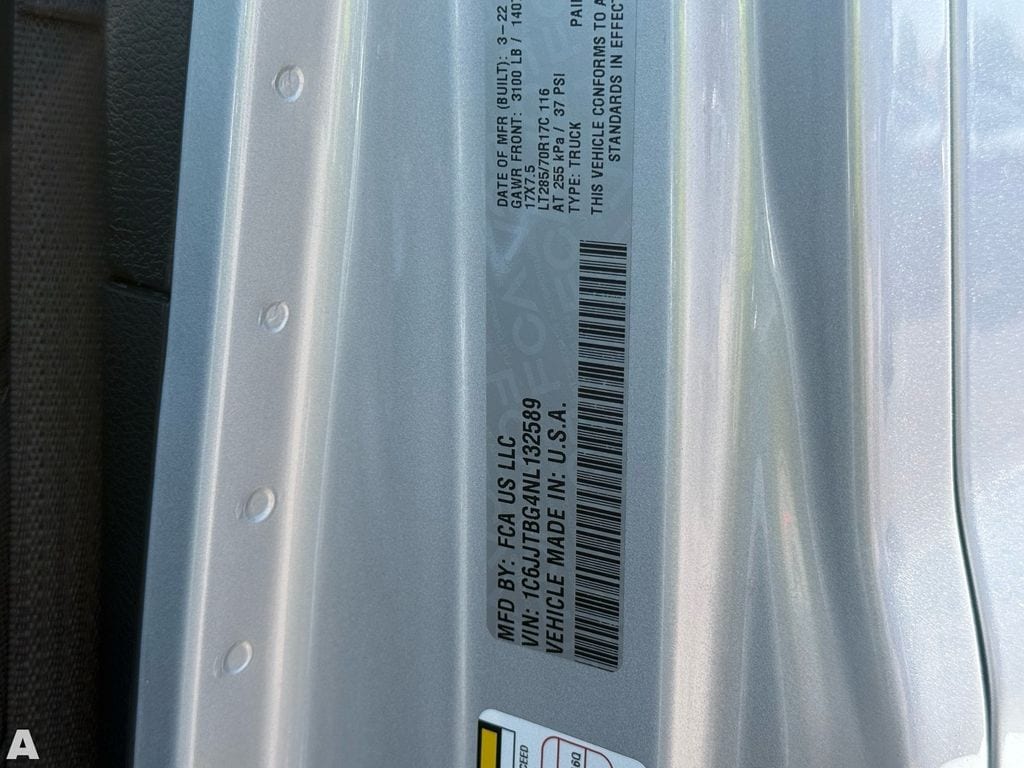 Used 2022 Silver Zynith Clearcoat Jeep Rubicon image 32