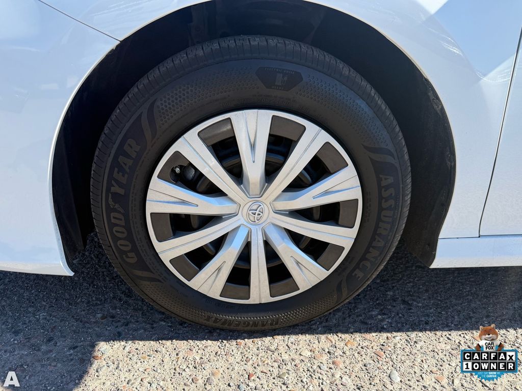 Used 2023 White Toyota LE image 10