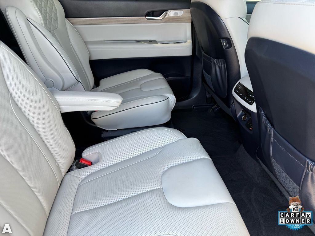 Used 2022 Abyss Black Pearl Hyundai Limited image 28