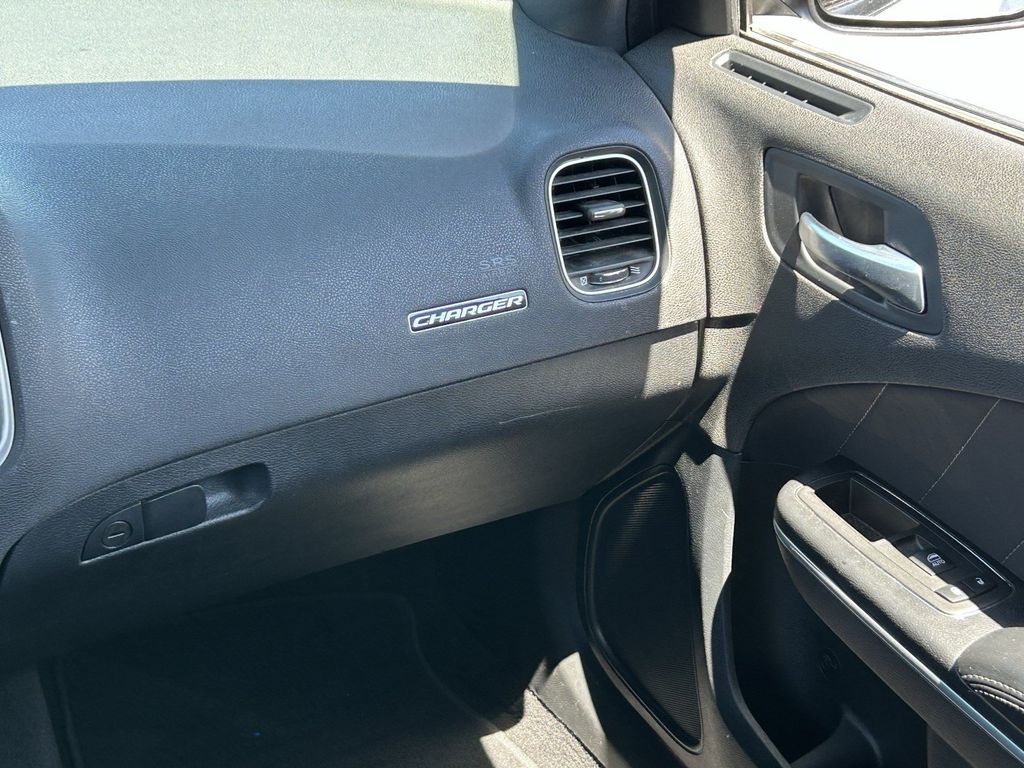 Used 2022 Triple Nickel Clearcoat Dodge SXT image 19