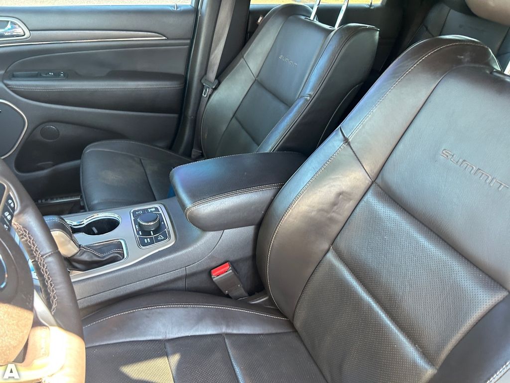 Used 2016 Ivory 3-Coat Jeep Summit image 16