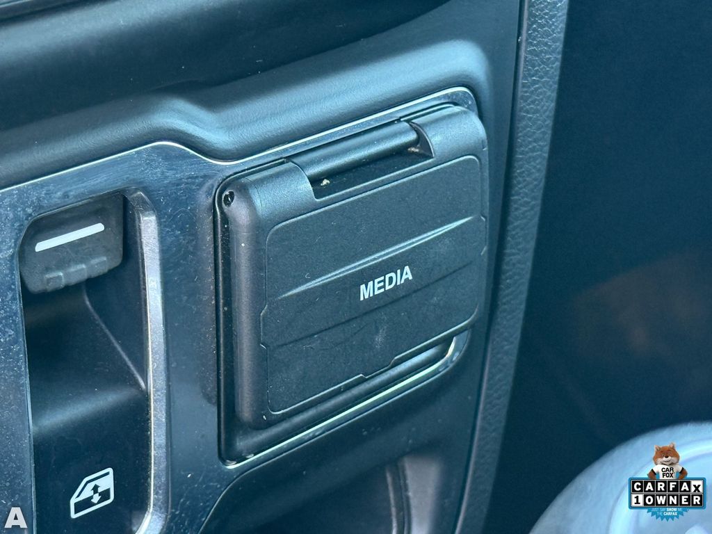 Used 2022 Sting-Gray Clearcoat Jeep Rubicon image 22