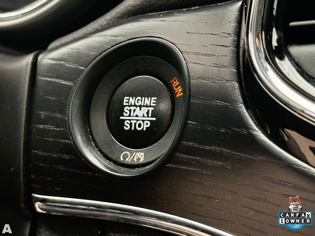 Used 2020 Diamond Black Crystal Pearlcoat Jeep Summit image 24