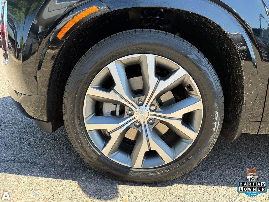 Used 2022 Abyss Black Pearl Hyundai Limited image 10