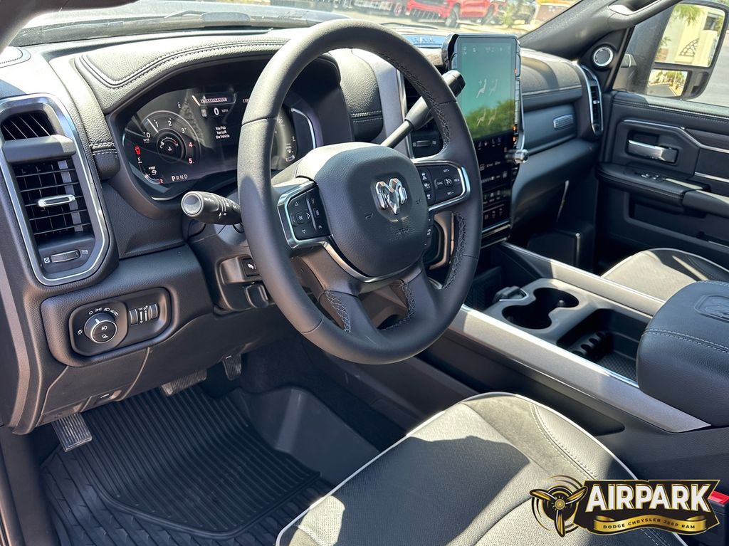 New 2025 Diamond Black Crystal Pearlcoat Ram Laramie image 17