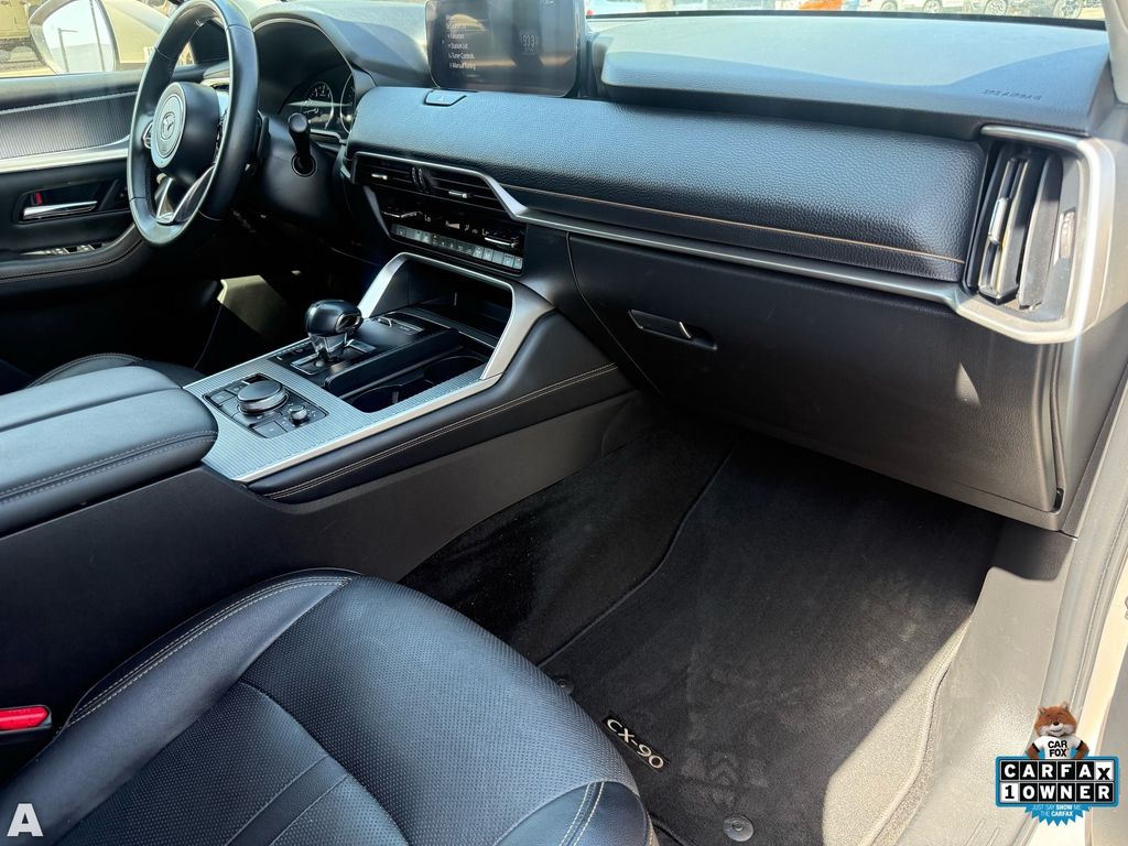 Used 2024 Platinum Mazda 3.3 Turbo Preferred Plus image 29