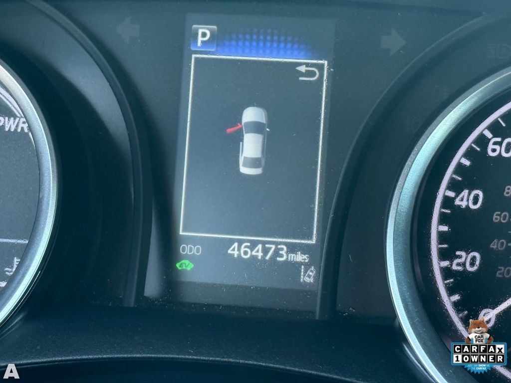 Used 2023 White Toyota LE image 19