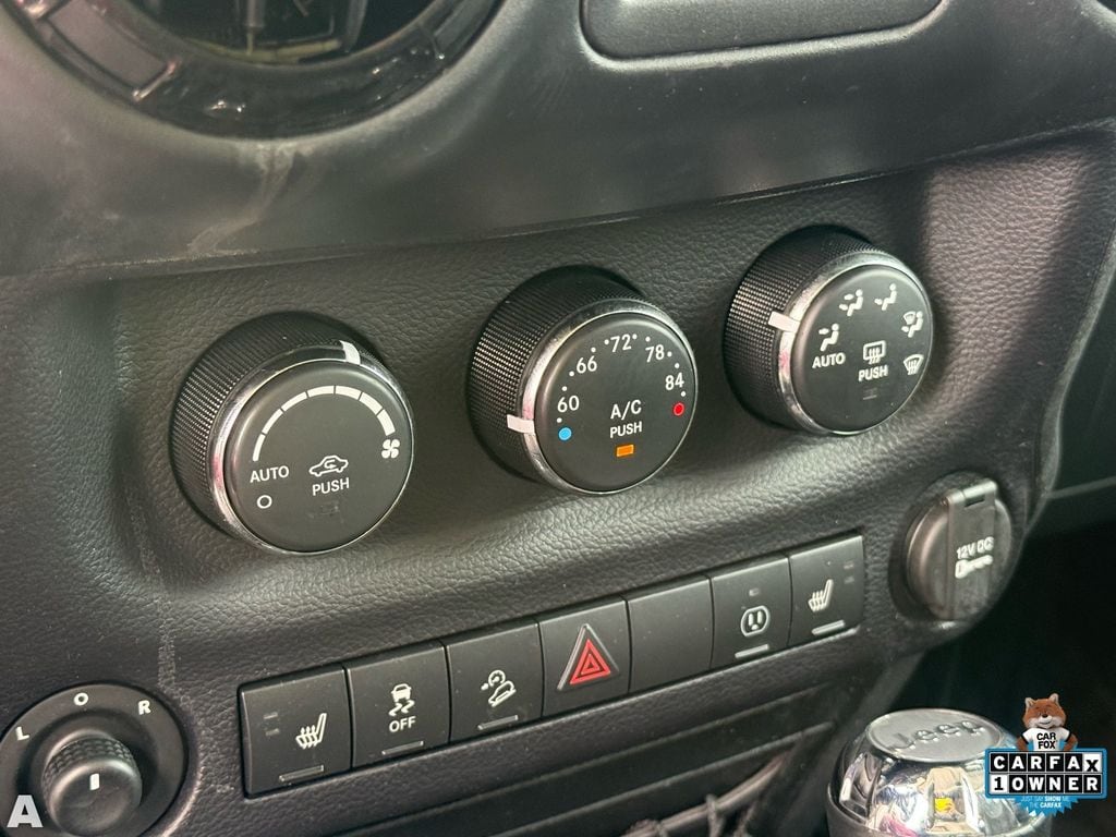 Used 2016 Bright White Clearcoat Jeep Unlimited Sahara image 21