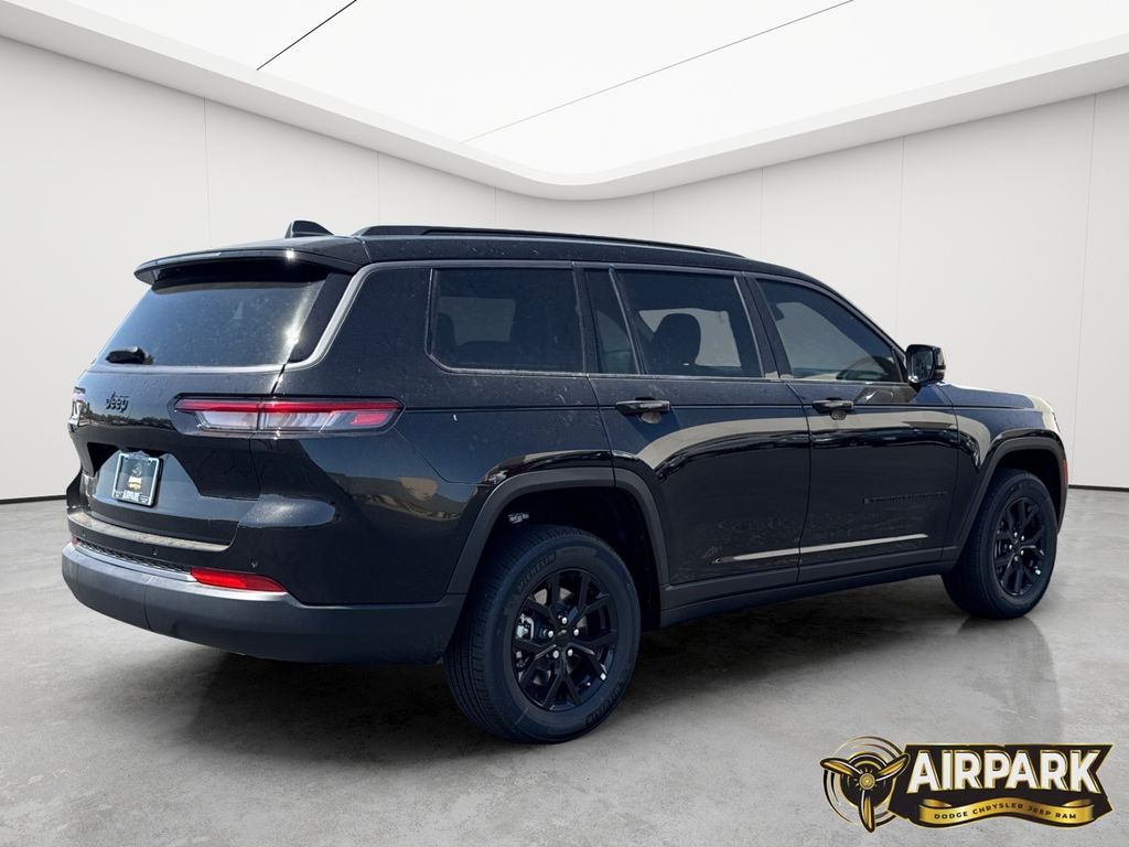 New 2026 Diamond Black Crystal Pearlcoat Jeep Laredo image 3