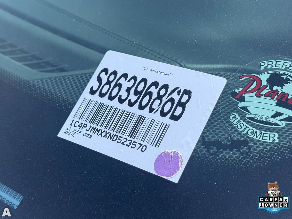 Used 2022 Bright White Clearcoat Jeep Latitude Lux image 33