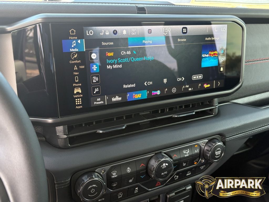 New 2026 Reign Jeep Rubicon image 16