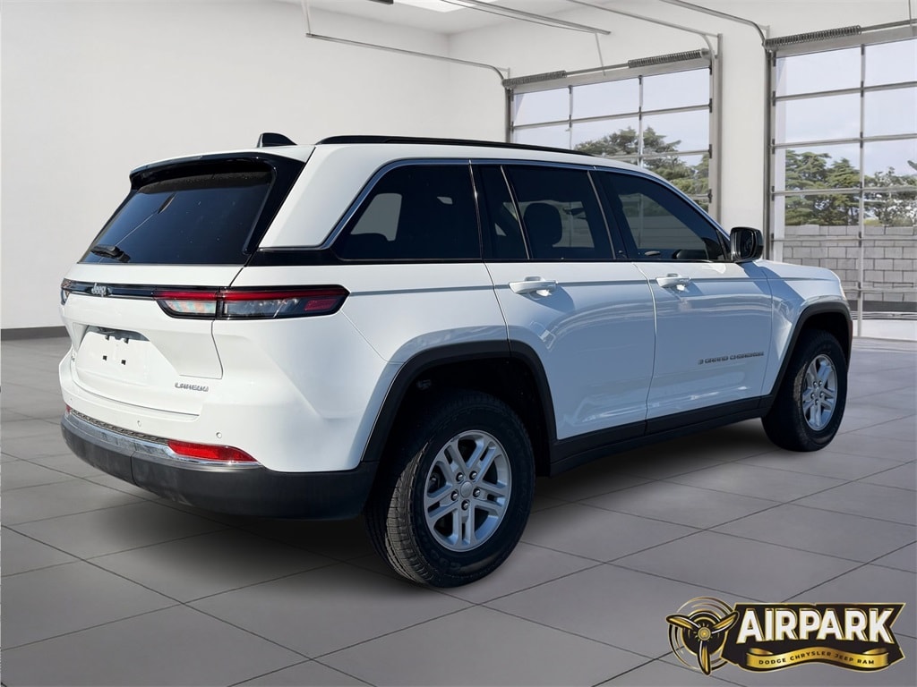 New 2025 Jeep Grand Cherokee Laredo Sport Utility