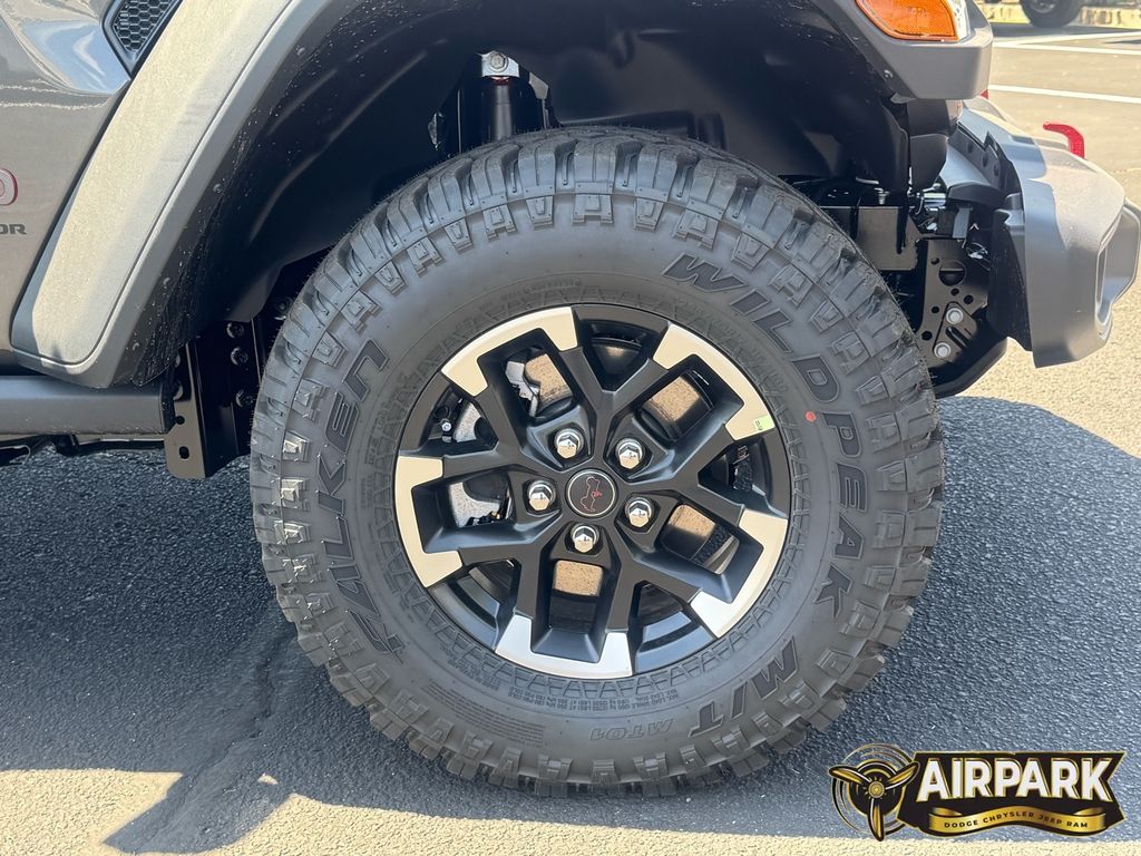 New 2025 Granite Crystal Jeep Rubicon image 9