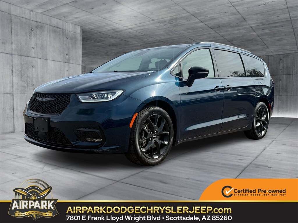 Used 2025 Chrysler Pacifica Limited Minivan/Van