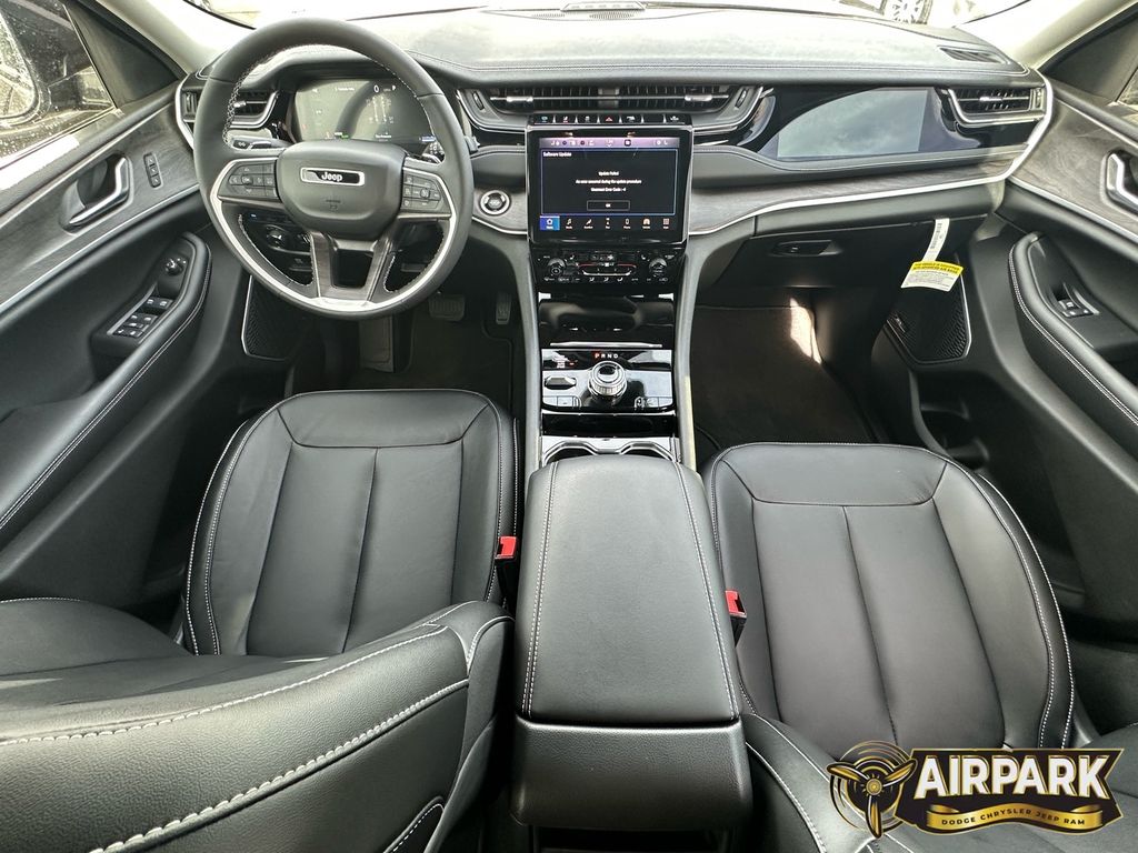 New 2023 Rocky Mountain Pearlcoat Jeep Base image 14