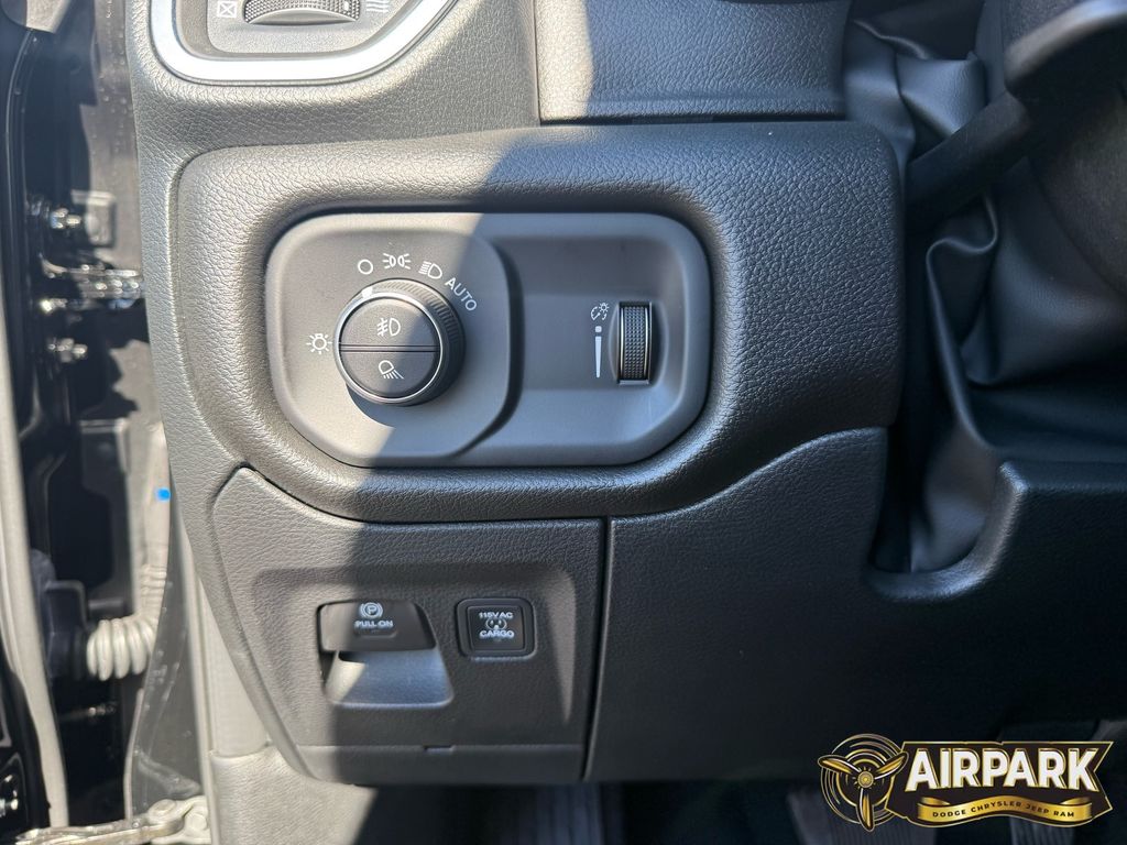 New 2026 Diamond Black Crystal Pearlcoat Ram Tradesman image 14