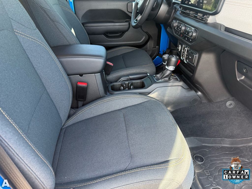 Used 2025 Hydro Blue Pearl Coat Jeep Sport S image 29