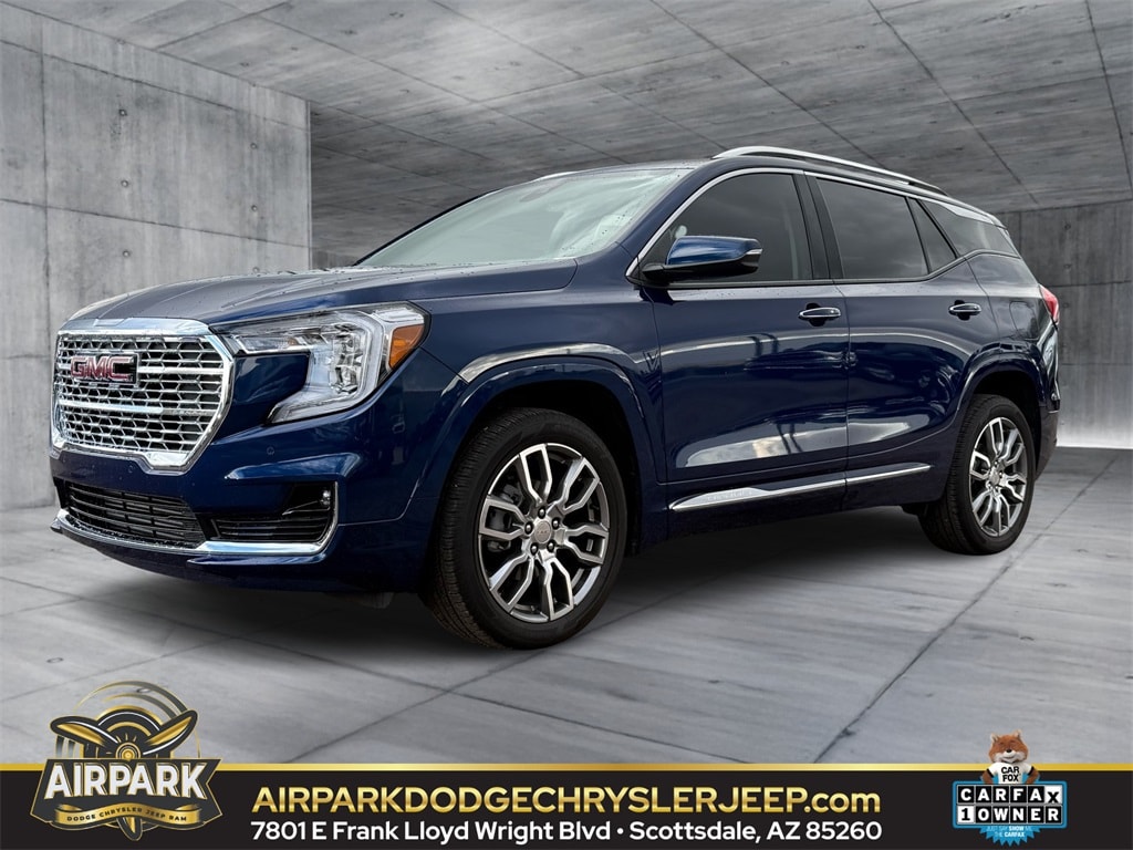 2023 GMC Terrain Denali's photo