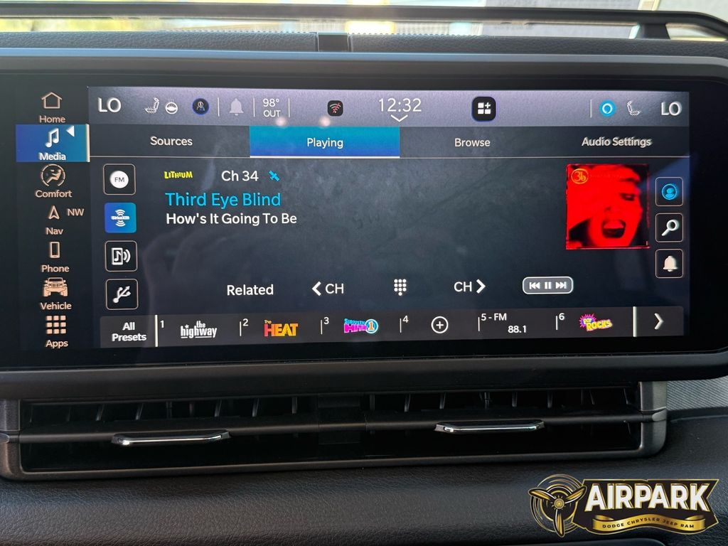 New 2025 Granite Crystal Jeep Sport image 17