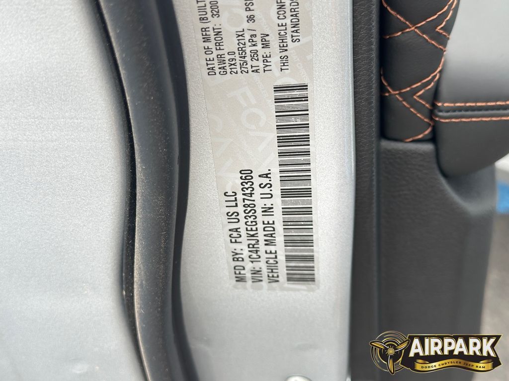 New 2025 Silver Zynith Jeep Summit image 22