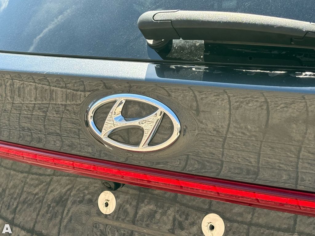 Used 2023 Portofino Gray Hyundai SE image 10