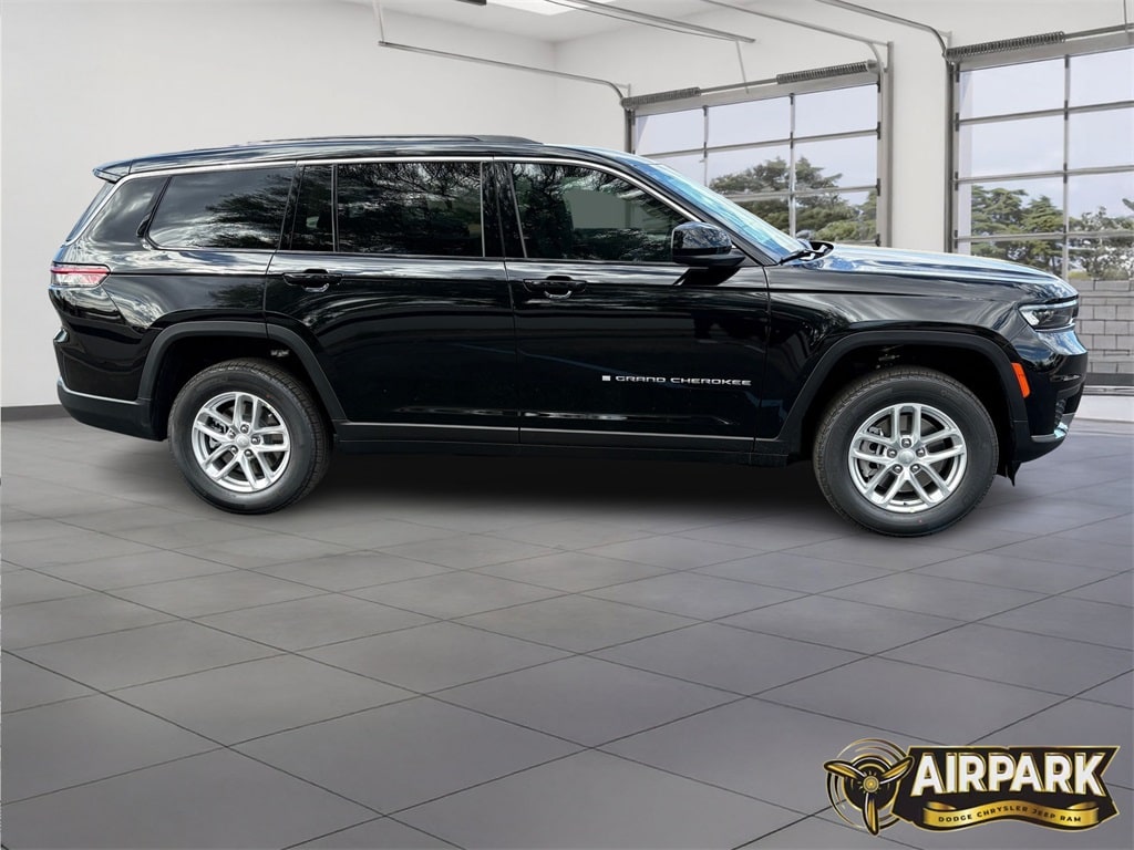 New 2025 Jeep Grand Cherokee L Laredo Sport Utility