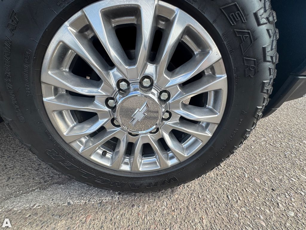Used 2020 Northsky Blue Metallic Chevrolet High Country image 6