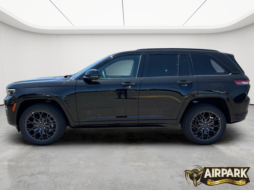 New 2025 Diamond Black Crystal Pearlcoat Jeep Summit image 8