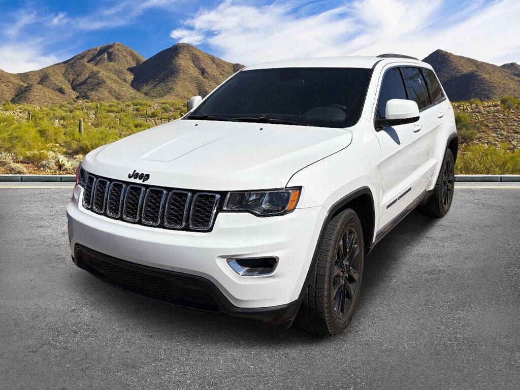 Used 2018 Jeep Grand Cherokee Laredo E SUV