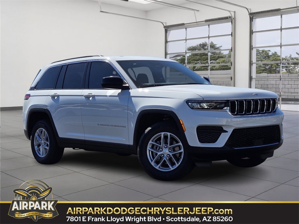 New 2025 Jeep Grand Cherokee Laredo Sport Utility
