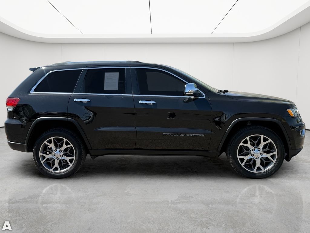 Used 2020 Diamond Black Crystal Pearlcoat Jeep Limited image 8