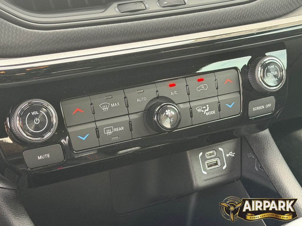 New 2026 Sting-Gray Jeep Trailhawk image 21