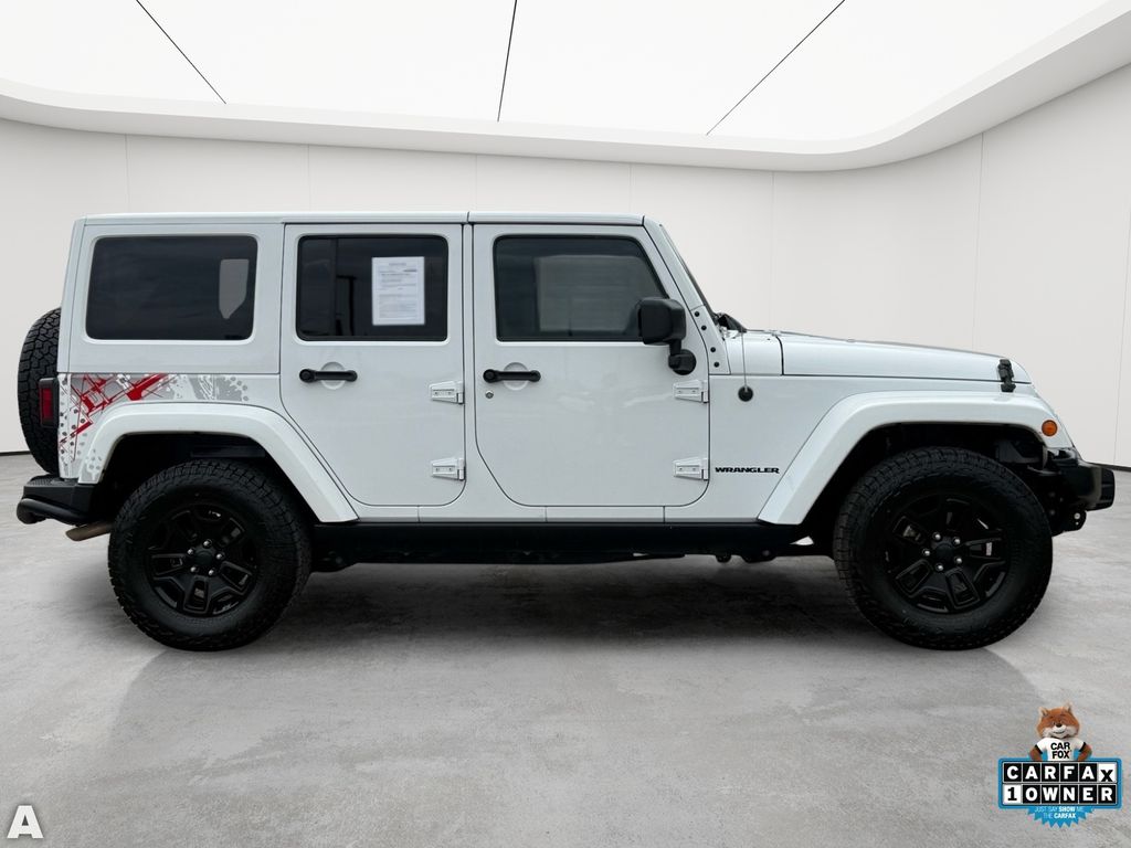 Used 2016 Bright White Clearcoat Jeep Unlimited Sahara image 8