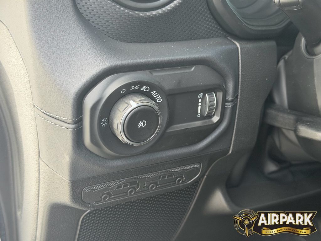 New 2026 Bright White Jeep Rubicon image 13