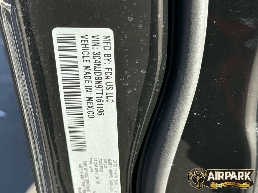 New 2026 Diamond Black Crystal Pearlcoat Jeep Latitude image 28