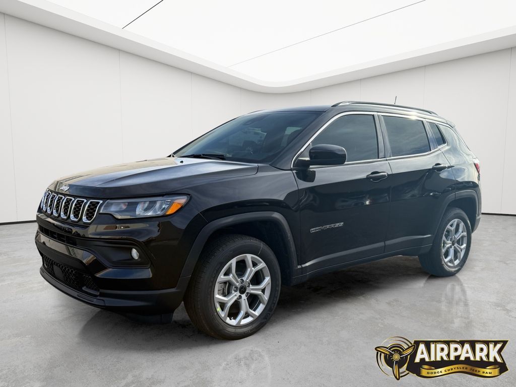 New 2026 Diamond Black Crystal Pearlcoat Jeep Latitude image 9
