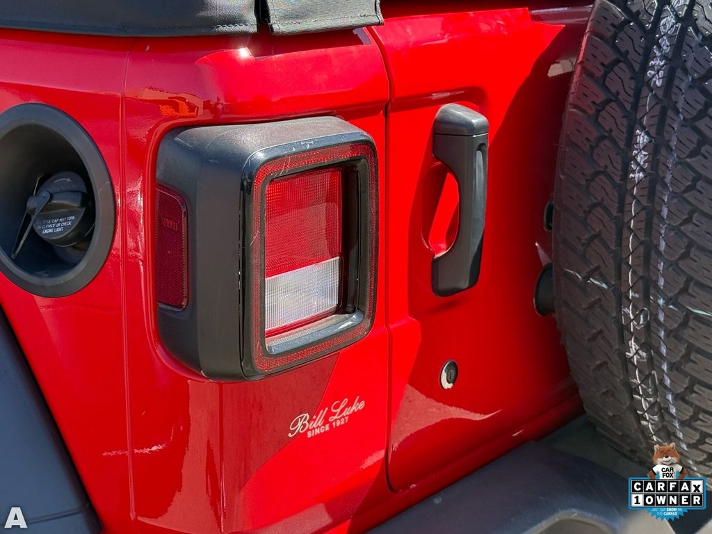 Used 2018 Firecracker Red Clearcoat Jeep Unlimited Sport S image 9