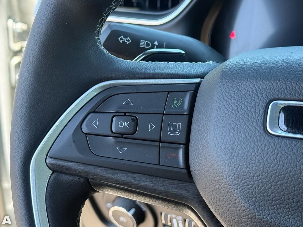 Used 2025 Silver Zynith Jeep Limited image 16