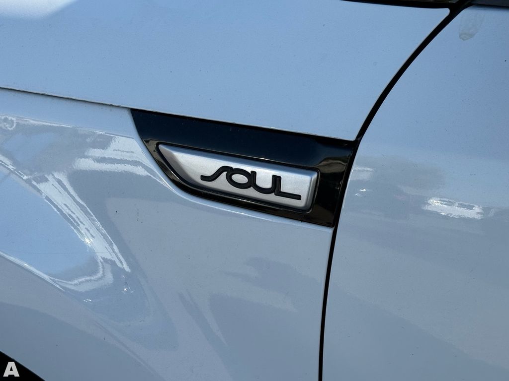 Used 2015 Cloud Kia Base image 9