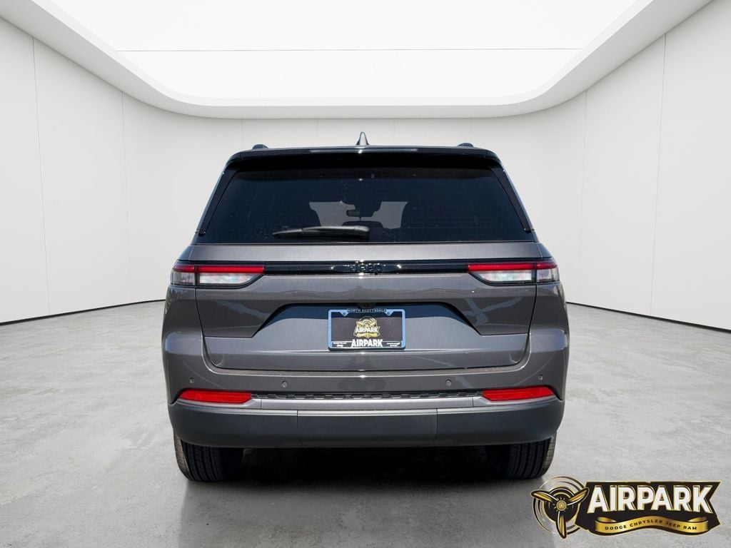 New 2026 Baltic Gray Jeep Laredo image 5