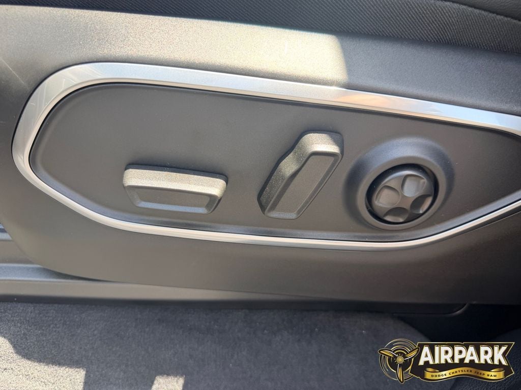 New 2026 High Gloss Black Jeep Base image 16