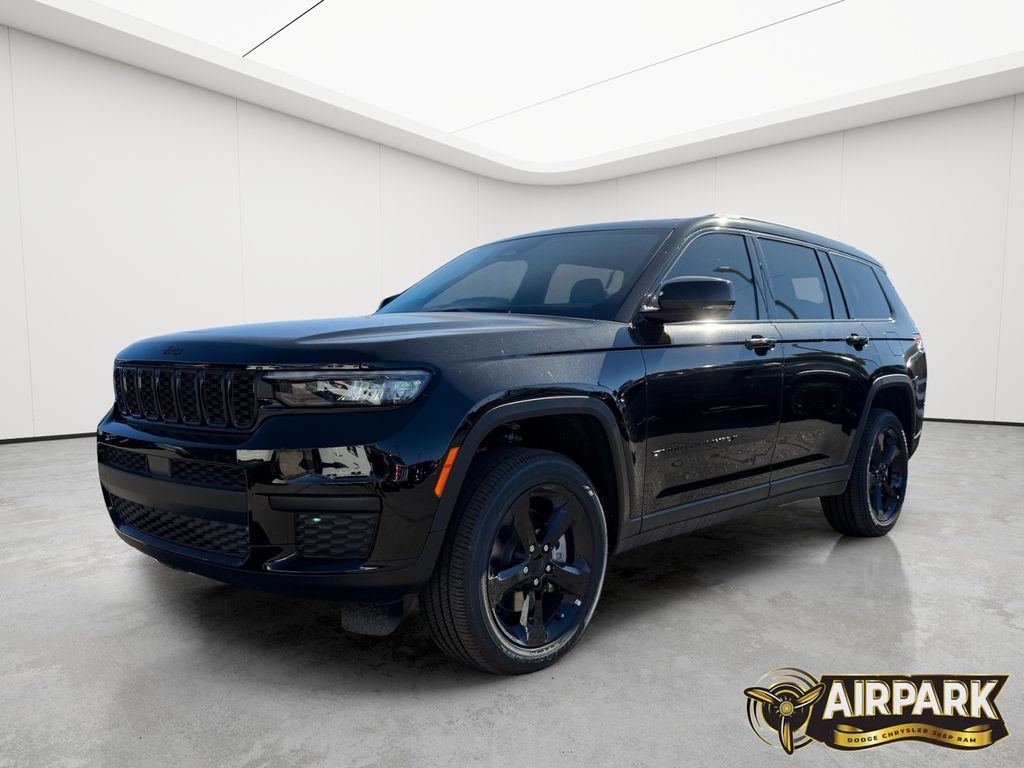 New 2025 Diamond Black Crystal Pearlcoat Jeep Laredo image 9