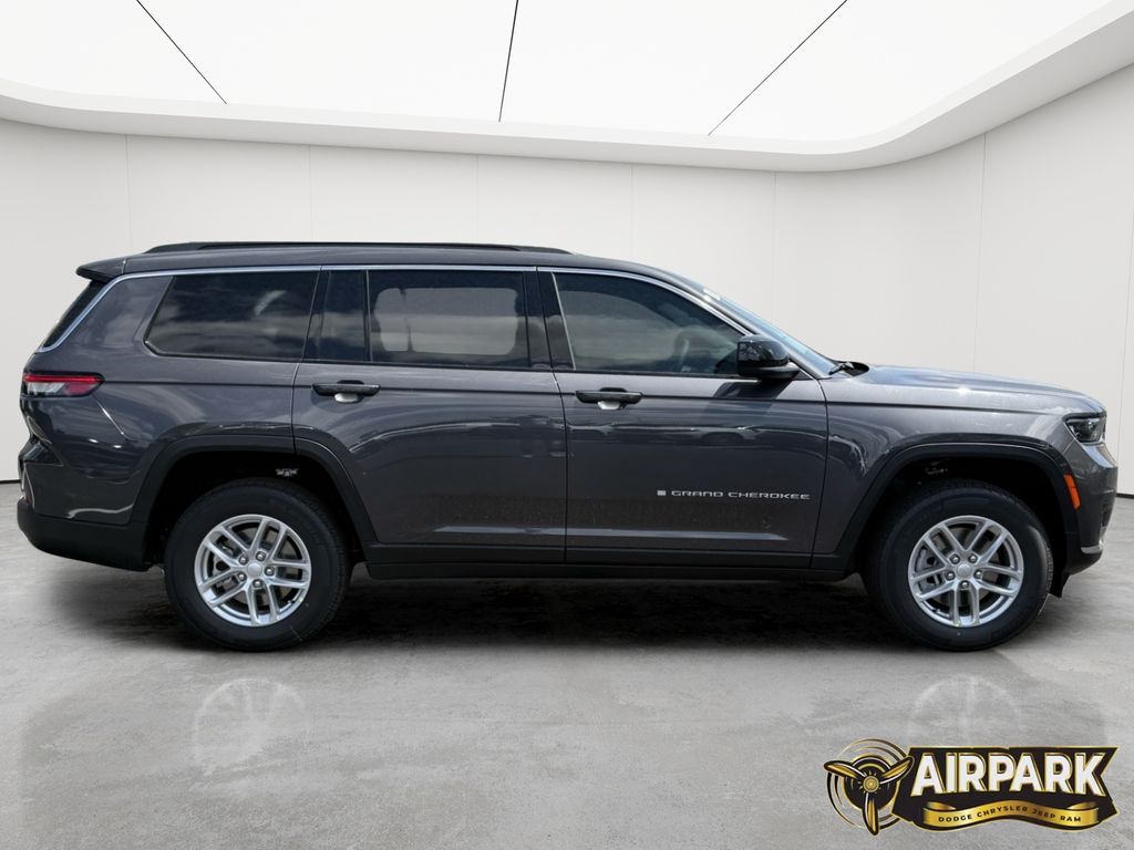 New 2025 Baltic Gray Jeep Laredo image 2