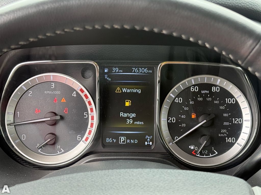 Used 2017 Pearl White Nissan PRO-4X image 18