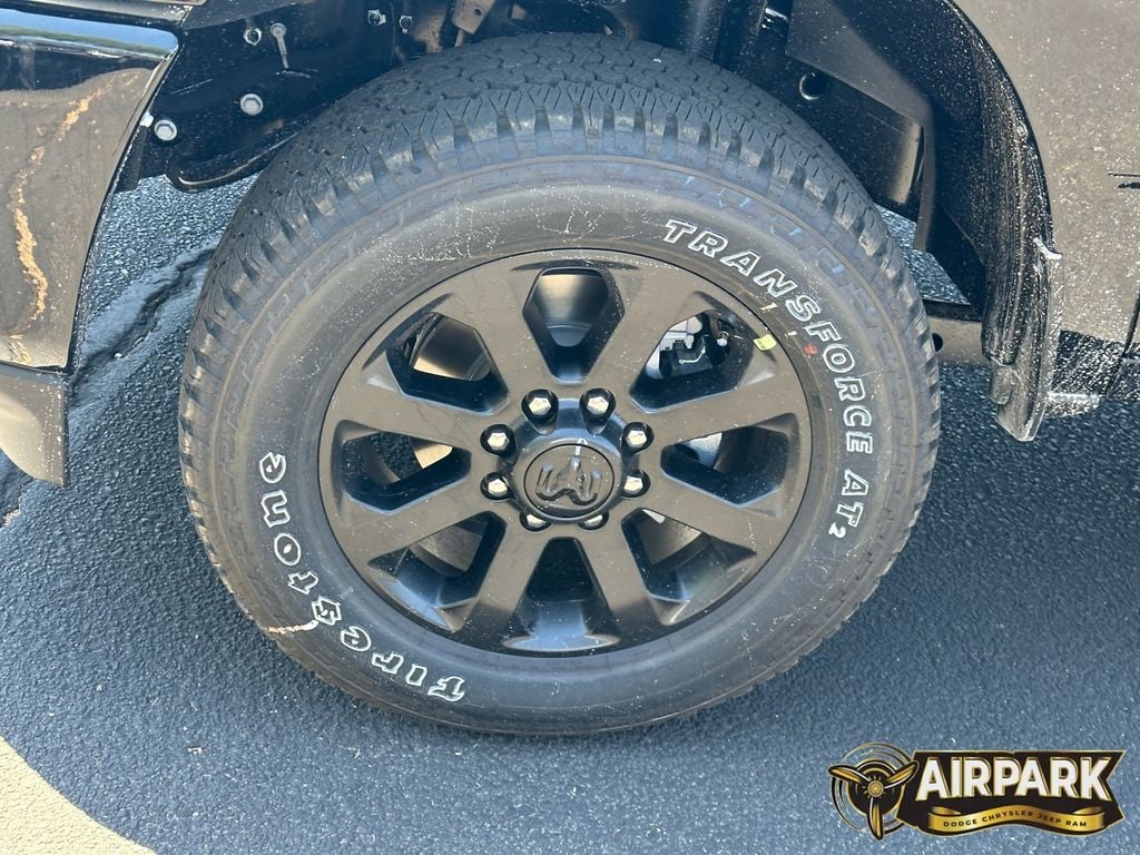 New 2025 Diamond Black Crystal Pearlcoat Ram Laramie image 10