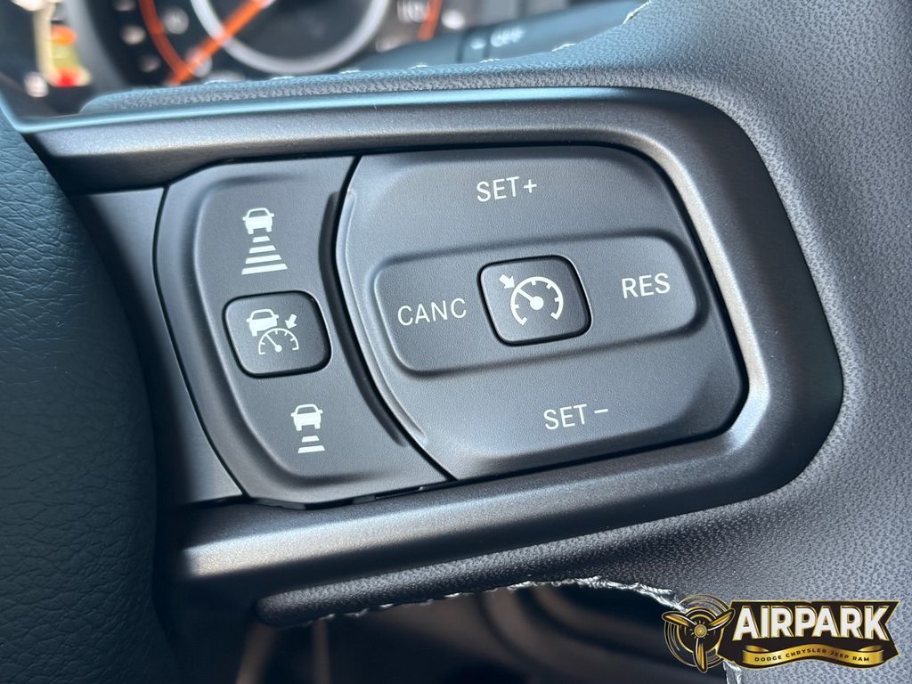 New 2026 Hydro Blue Pearlcoat Jeep Mojave image 23