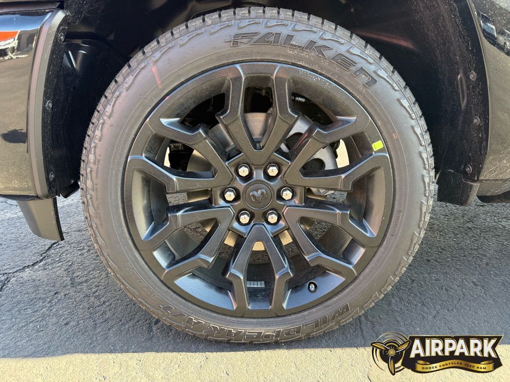 New 2026 Diamond Black Crystal Pearlcoat Ram Limited image 10