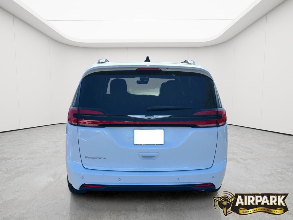 New 2024 Bright White Chrysler Pinnacle image 6